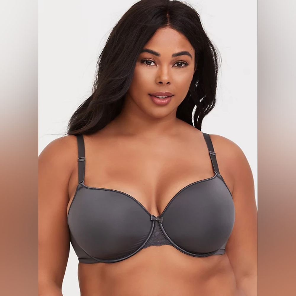 Torrid Full Coverage Lightly Lined 360 Back Smoothing Bra sz 46D
